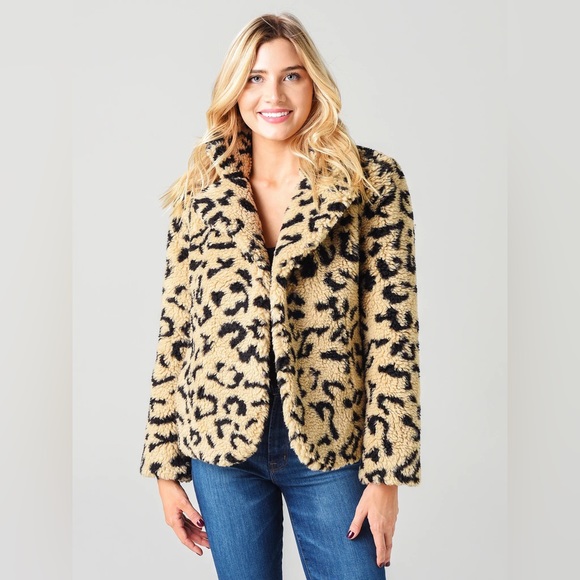 Women’s size XS, Dylan Wylder Leopard Sherpa Jacket. Super cute, warm and fuzzy! - Picture 2 of 11